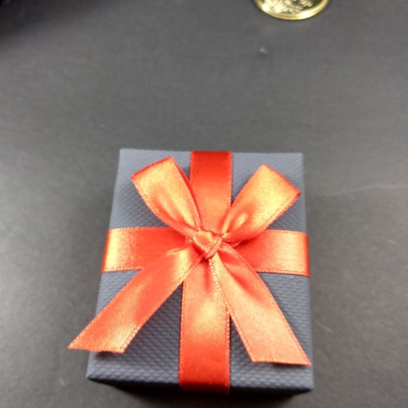 Diamond 1/10CT TW Diamond Sterling Pendant NIB - Picture 2 of 4